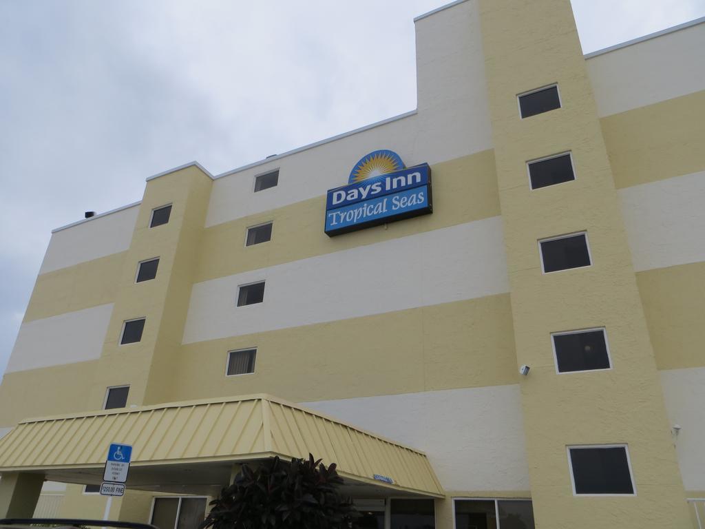 Days Inn By Wyndham Daytona Oceanfront Daytona Beach Esterno foto