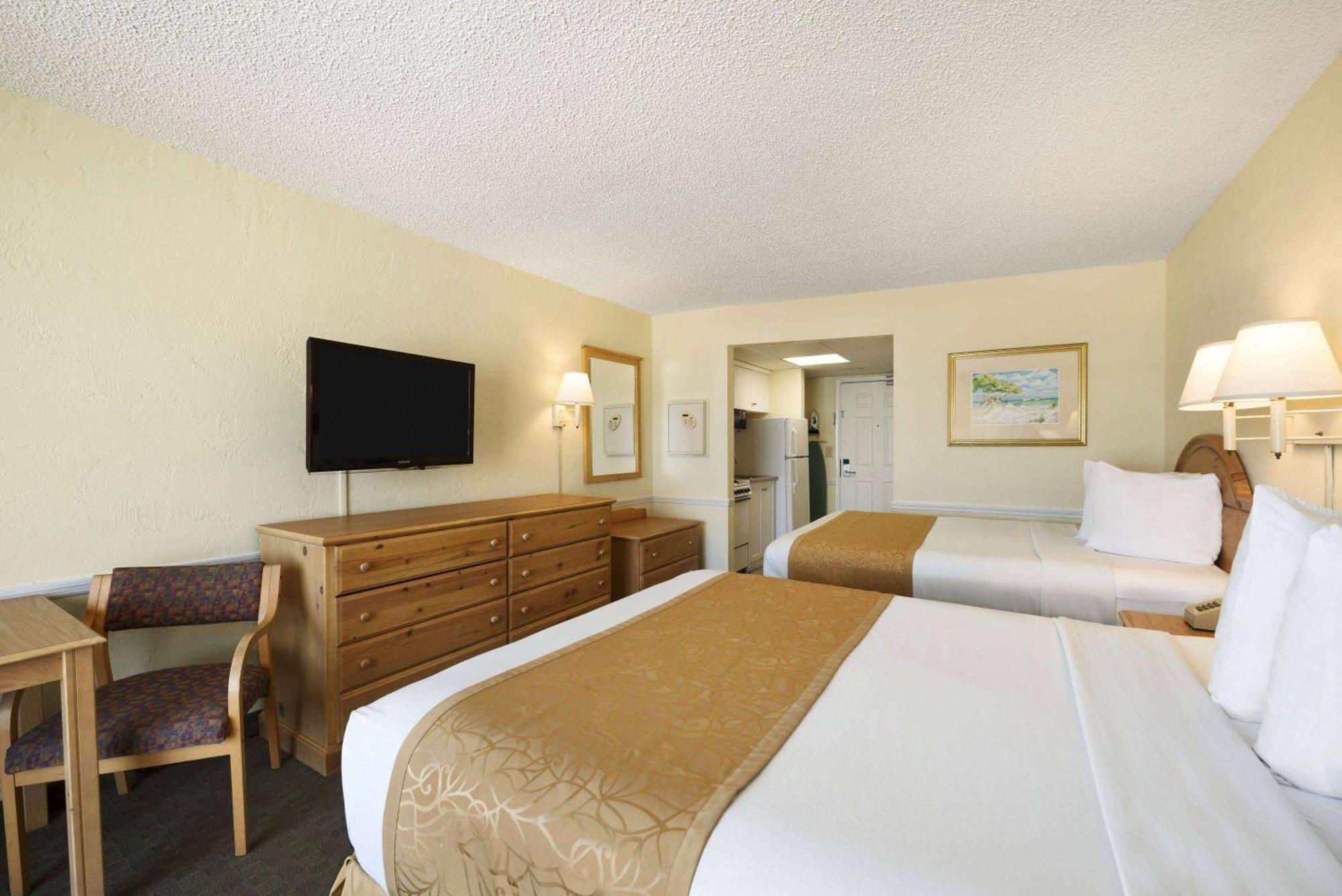 Days Inn By Wyndham Daytona Oceanfront Daytona Beach Esterno foto