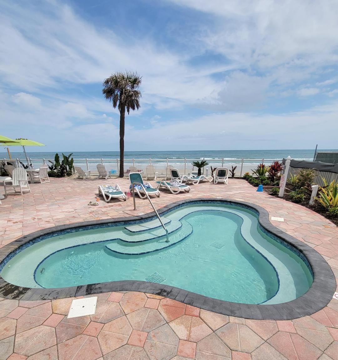 Days Inn By Wyndham Daytona Oceanfront Daytona Beach Esterno foto